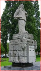 Standbeeld Victorielein Berlage
