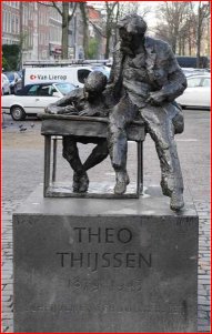 Standbeeld Theo Thijssen